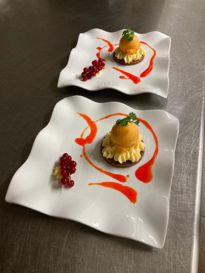 Aux Vieux Arceaux Hotel Mercuer Eksteriør billede