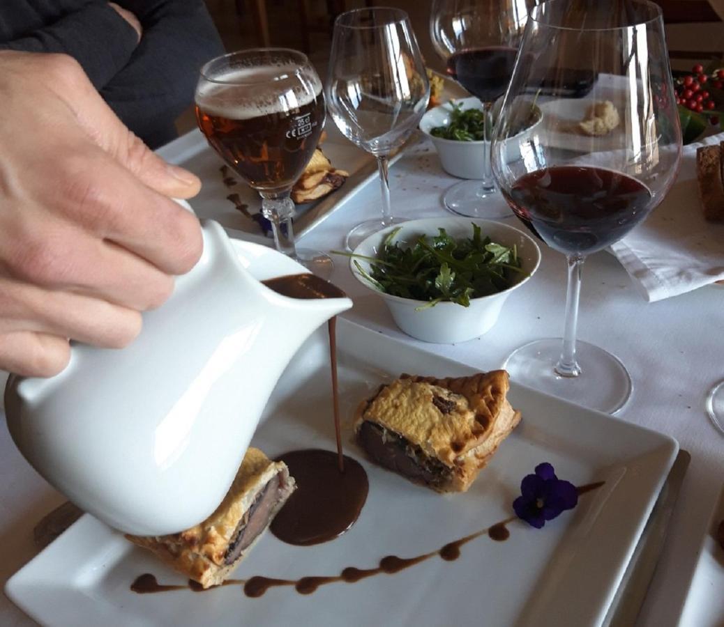 Aux Vieux Arceaux Hotel Mercuer Eksteriør billede